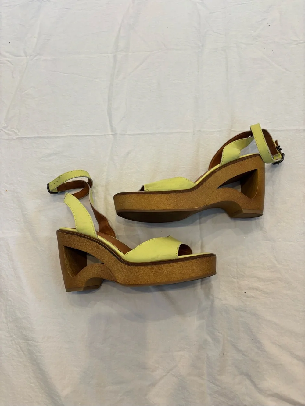 Y2K Lucky Brand Lemon Green Platform Sandals